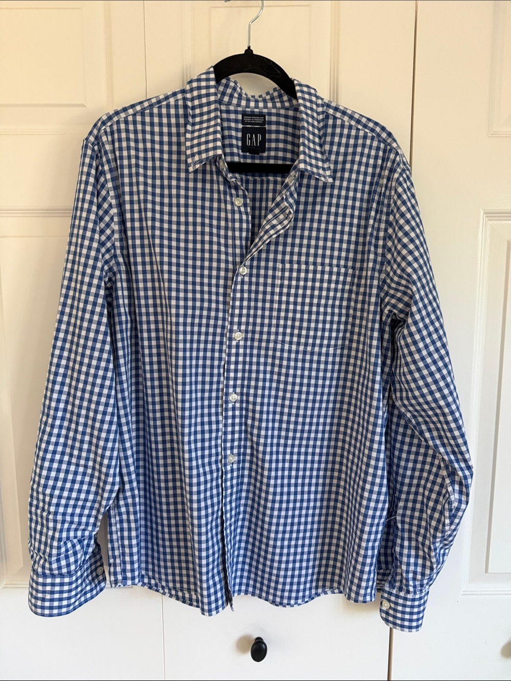 GAP Men’s Blue and White Gingham Button-Down Shirt